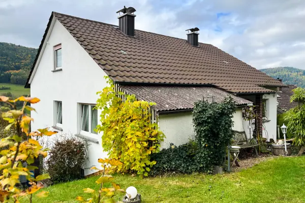 Rückansicht der Immobilie: Ein Zuhause mit Herz – großzügiges Einfamilienhaus mi...